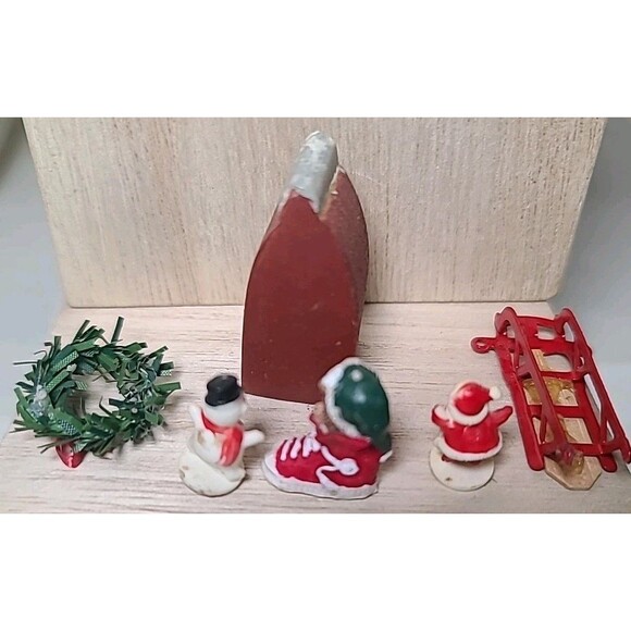 Vintage Set Of 6 Christmas Miniature Figurines Diorama Santa Snowman Ect... - Picture 4 of 5